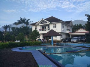 Villa SRJ Puncak 8 Kamar, Kolam Renang Pribadi, Billiard, View Pegunungan