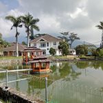 Villa SRJ Puncak Kolam renang pribadi