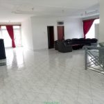 Villa SRJ Puncak Kolam renang pribadi