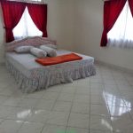 Villa SRJ Puncak Kolam renang pribadi