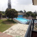 Villa SRJ Puncak Kolam renang pribadi