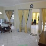 Villa Tretes Puncak 6 Kamar Kapasitas s.d 40 Orang