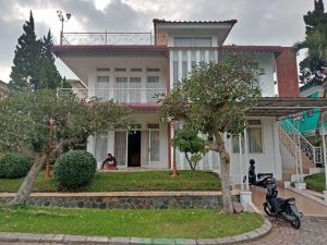 Villa Mewah Di Puncak