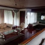 villa puncak fasilitas kolam renang, karaoke, billiard dan aula