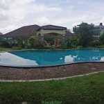 villa puncak fasilitas kolam renang, karaoke, billiard dan aula