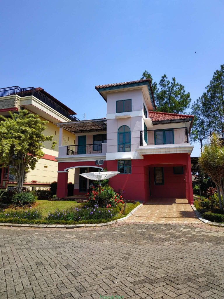 Villa Seruni Merah 5 Kamar Tidur