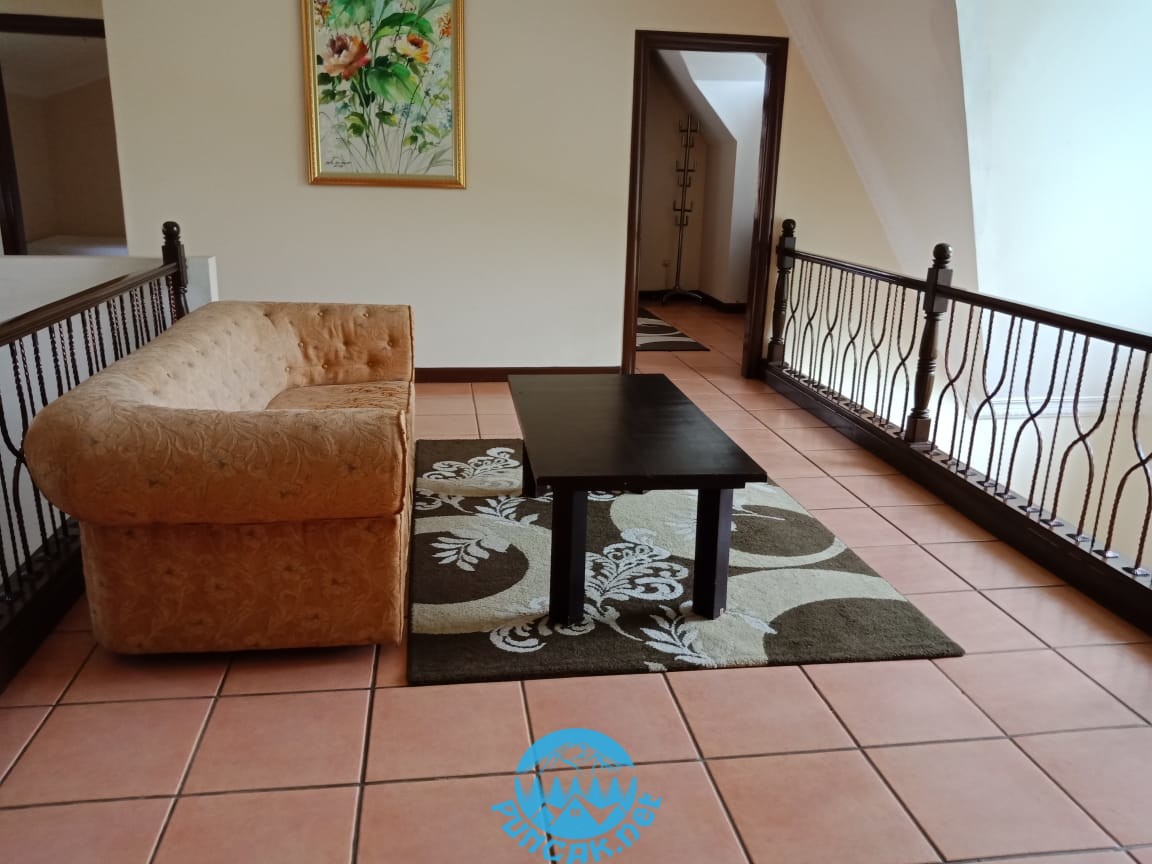 Villa Malibu 4 Kamar, Di Villa Kota Bunga Kolam Renang Pribadi