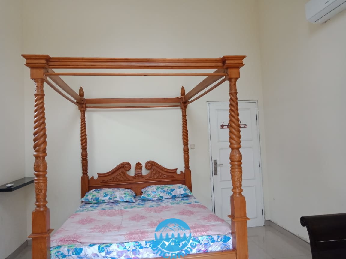 Villa Belanda 4 Bedrooms Di Kota Bunga Puncak