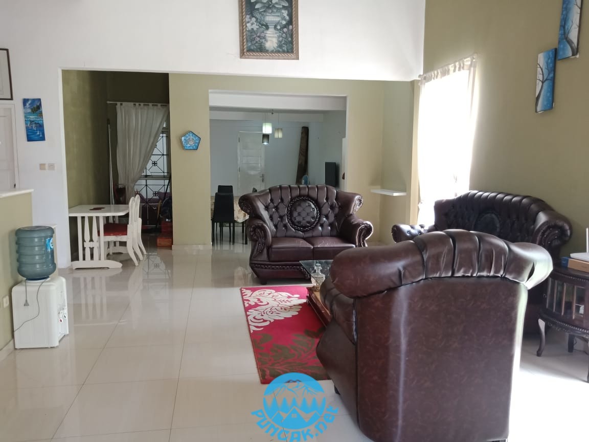 Villa Belanda 4 Bedrooms Di Kota Bunga Puncak