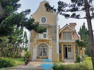 Villa Belanda 4 Bedrooms Di Kota Bunga Puncak